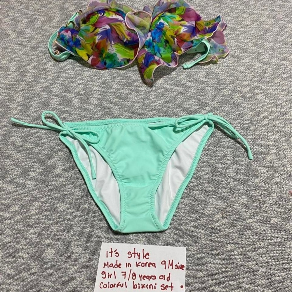 Coloured bikini set top/bottoms Made Korea size 9M=girl 7-8 years old.‎ SKU-A118